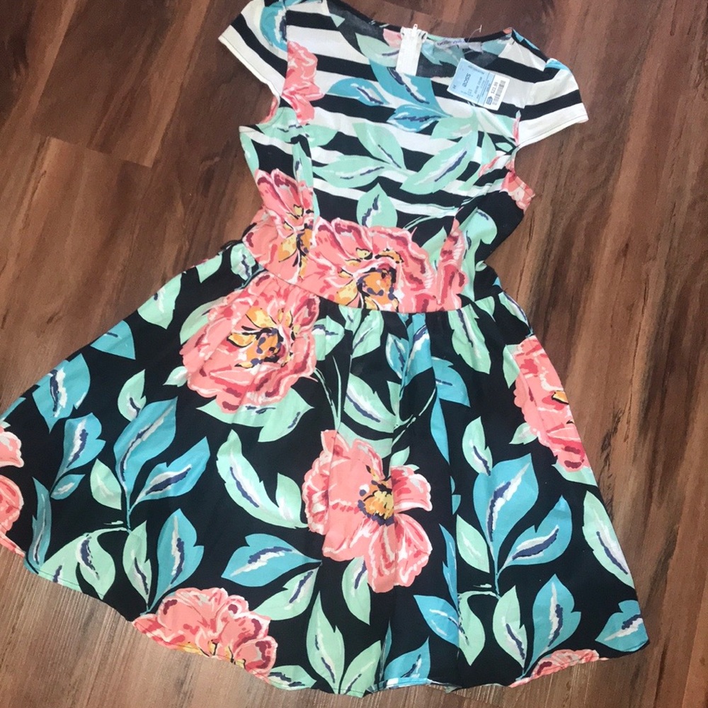 Women’s dress